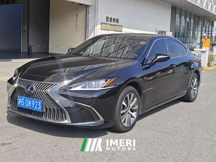 Lexus ES 300h Excellence - ავტომობილი ჩინეთიდან