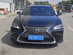 Lexus ES 300h Excellence - ფოტო 2