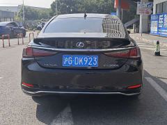Lexus ES 300h Excellence - ფოტო 5