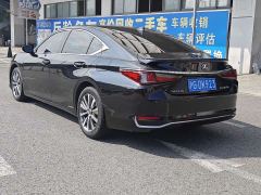 Lexus ES 300h Excellence - ფოტო 6
