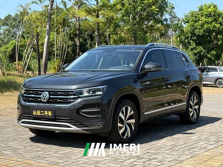 Volkswagen Taos 330TSI FWD Luxury Smart Connected Edition
