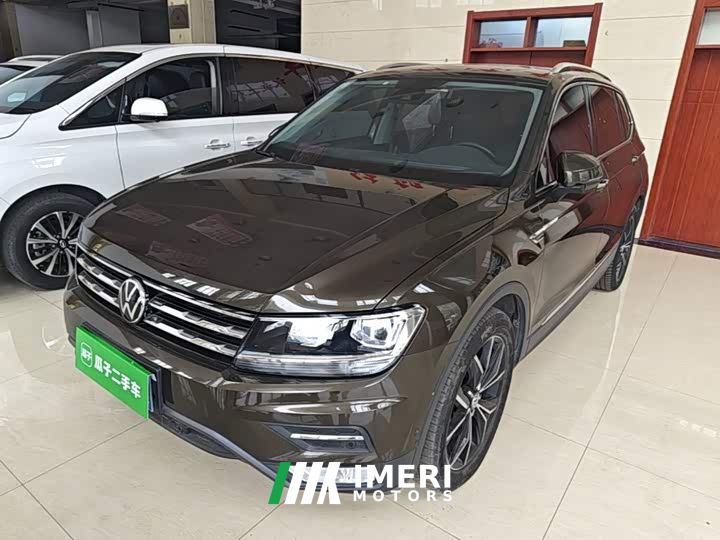 Volkswagen Tiguan L 330TSI Automatic FWD Smart Luxury National VI