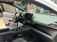 Toyota Sienna 2.5L Hybrid AWD Premium - photo 5