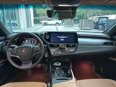 Lexus ES 300h Excellence Edition - ფოტო 4