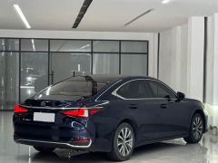 Lexus ES 300h Excellence Edition - ფოტო 7