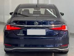 Lexus ES 300h Excellence Edition - ფოტო 8