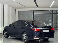 Lexus ES 300h Excellence Edition - ფოტო 9