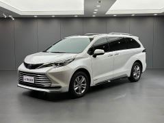 Toyota Sienna 2.5L Hybrid Platinum Edition - photo 1