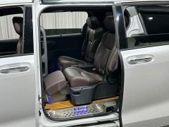 Toyota Sienna 2.5L Hybrid Platinum Edition - photo 17