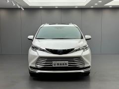 Toyota Sienna 2.5L Hybrid Platinum Edition - photo 2