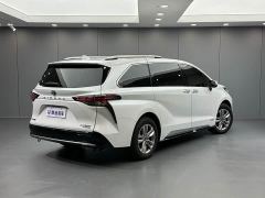 Toyota Sienna 2.5L Hybrid Platinum Edition - photo 4