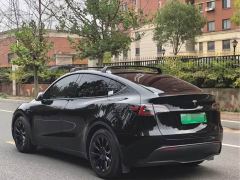 Tesla Model Y Standard Range RWD - photo 4