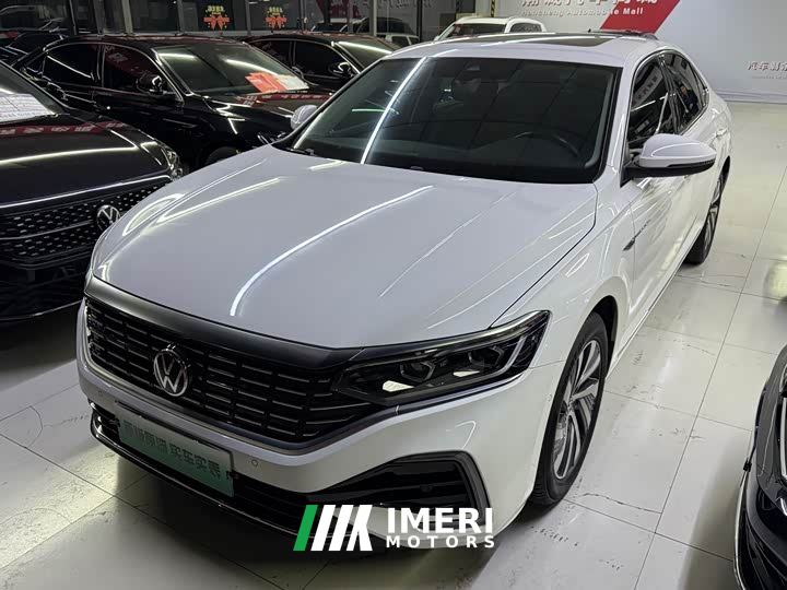 Volkswagen Passat Plug-in Hybrid 430PHEV Hybrid Luxury Edition