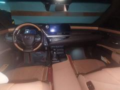 Lexus ES 300h Executive Edition - ფოტო 10