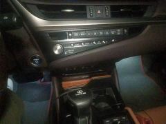 Lexus ES 300h Executive Edition - ფოტო 14