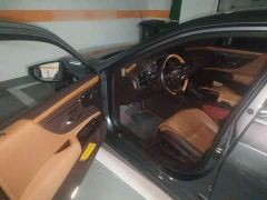 Lexus ES 300h Executive Edition - ფოტო 17