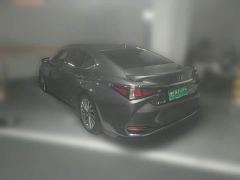 Lexus ES 300h Executive Edition - ფოტო 4