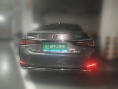 Lexus ES 300h Executive Edition - ფოტო 5