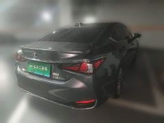 Lexus ES 300h Executive Edition - ფოტო 6