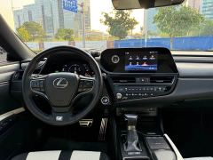 Lexus ES 300h F SPORT - фото 12