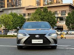 Lexus ES 300h F SPORT - фото 2