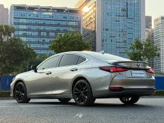 Lexus ES 300h F SPORT - фото 4
