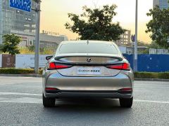 Lexus ES 300h F SPORT - фото 5