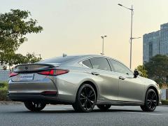 Lexus ES 300h F SPORT - фото 6