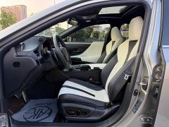 Lexus ES 300h F SPORT - фото 7