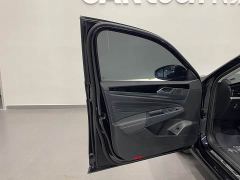 Volkswagen Passat Outstanding Edition 380TSI Dragon Ascendant Version - ფოტო 11