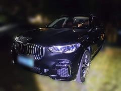 BMW X5 xDrive 30Li Luxury M Sport Package - ფოტო 1