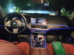 BMW X5 xDrive 30Li Luxury M Sport Package - ფოტო 10