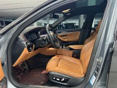 BMW 5 Series (Import) Facelift II 530i Stylish Edition M Sport Package - ფოტო 4