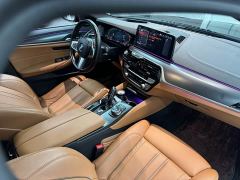 BMW 5 Series (Import) Facelift II 530i Stylish Edition M Sport Package - ფოტო 7