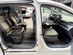 Toyota Sienna 2.5L Hybrid Comfort Edition - photo 13