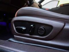 Lexus ES 300h Premium Edition - фото 16