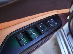 Lexus ES 300h Premium Edition - фото 18