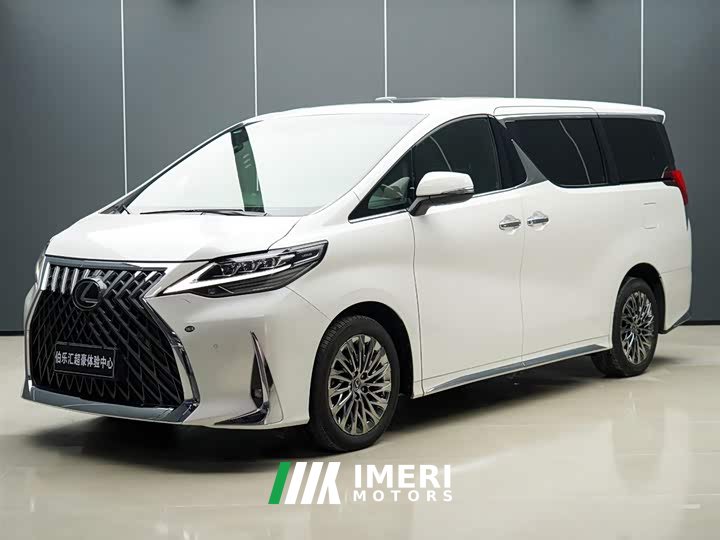 Lexus LM 2023 350 four-seat version