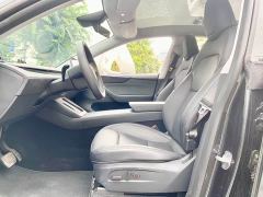 Tesla Model Y Rear-Wheel Drive - ფოტო 4