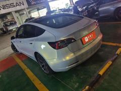 Tesla Model 3 Performance All-Wheel Drive - ფოტო 4