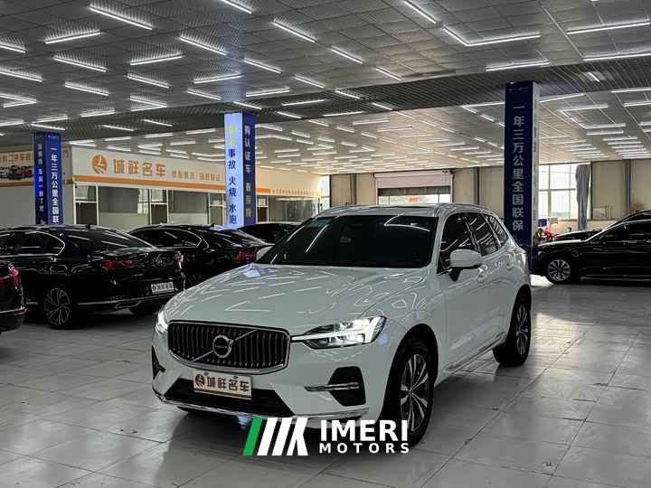 Volvo XC60 B5 AWD Smart Luxury Edition - автомобиль из Китая