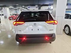 Toyota RAV4 2.0L CVT FWD Urban Edition - photo 5