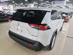 Toyota RAV4 2.0L CVT FWD Urban Edition - photo 6