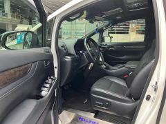 Toyota Vellfire Crown Hybrid 2.5L HV Luxury Edition - photo 3