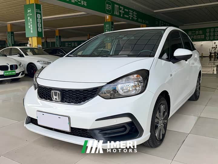 Honda Fit 1.5L CVT Trendy Sunroof Edition