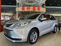 Toyota Sienna 2.5L Hybrid Platinum Edition - photo 1