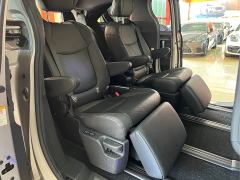 Toyota Sienna 2.5L Hybrid Platinum Edition - photo 11