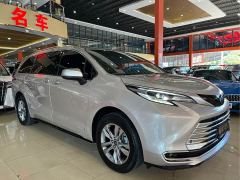Toyota Sienna 2.5L Hybrid Platinum Edition - photo 3