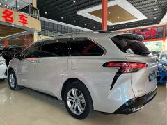 Toyota Sienna 2.5L Hybrid Platinum Edition - photo 6