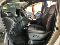 Toyota Sienna 2.5L Hybrid Platinum Edition - photo 8